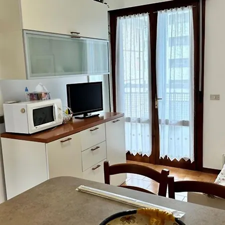 Apartment Beachside Retreat For Families With Parking
